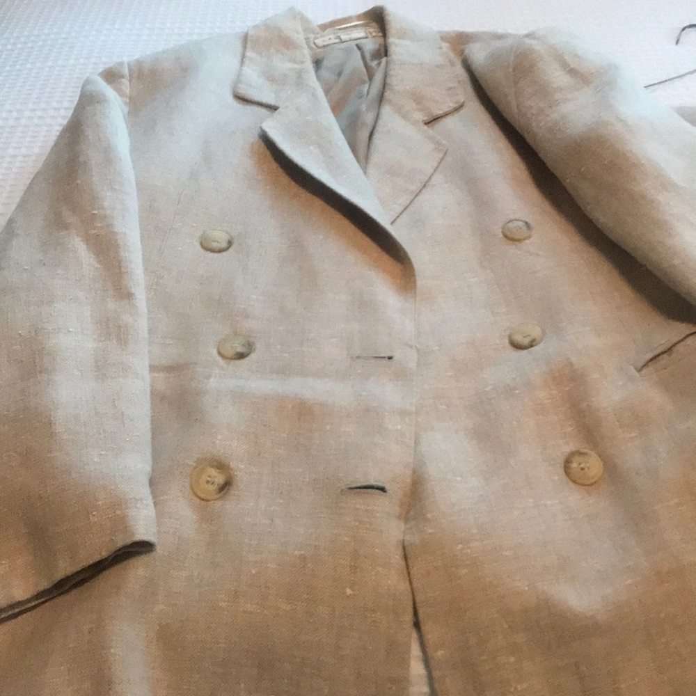 Ladies pant suit..Lined and 100 percent linen..